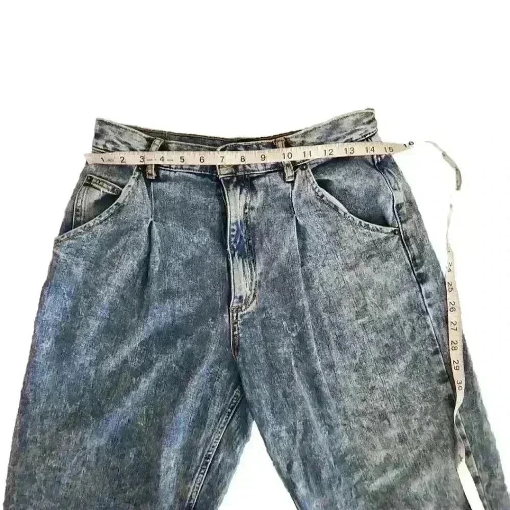 BDG Womens Acid Washed 90s Vintage Inspired Pleated Taper Leg High Waist Jean 27